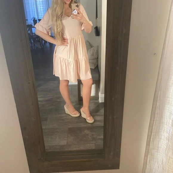 Light peach flowy soft material dress - Picture 4 of 4